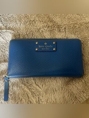 kate spade electric blue pebbled leather zip-around wallet